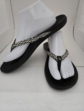 OluKai Ho'opio Sandals Size 8 1/2